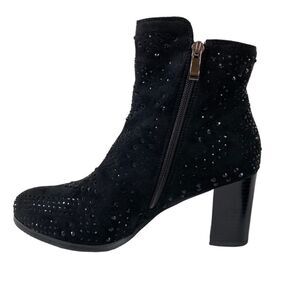 - Azura 40 US 9 NWOT black booties with black rhinestones chunk heel